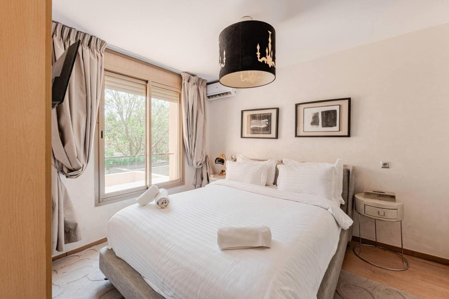 Villa Escape To Luxury: 4 Bedroom On Golf Course