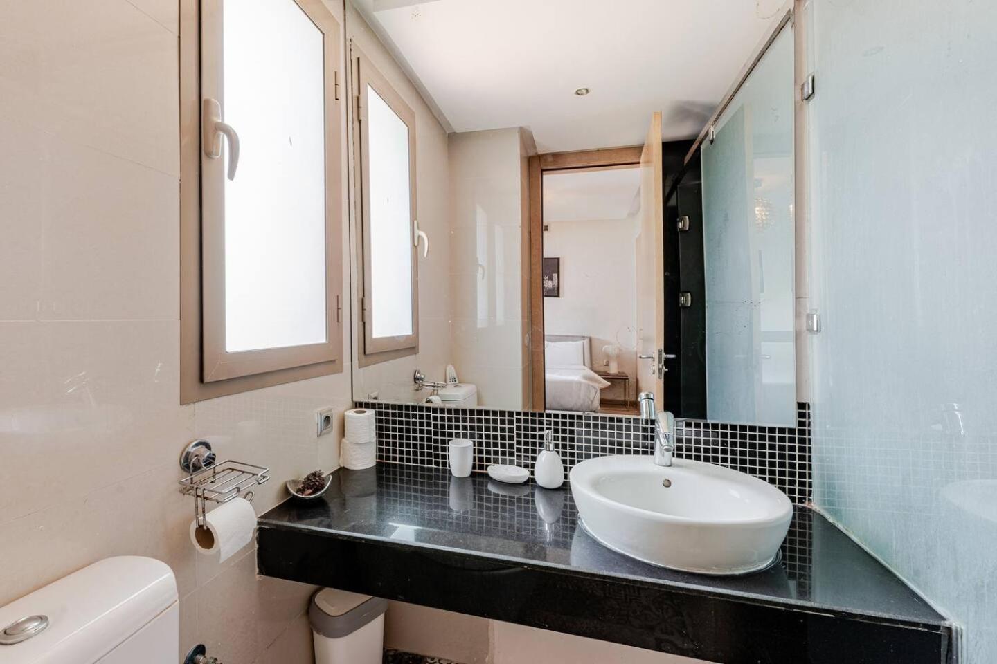 Escape To Luxury: 4 Bedroom On Golf Course Marrakesch