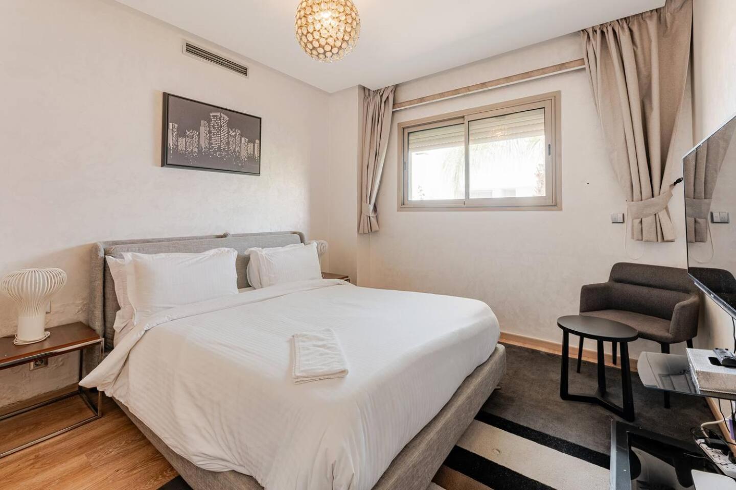 Escape To Luxury: 4 Bedroom On Golf Course Villa Marraquexe